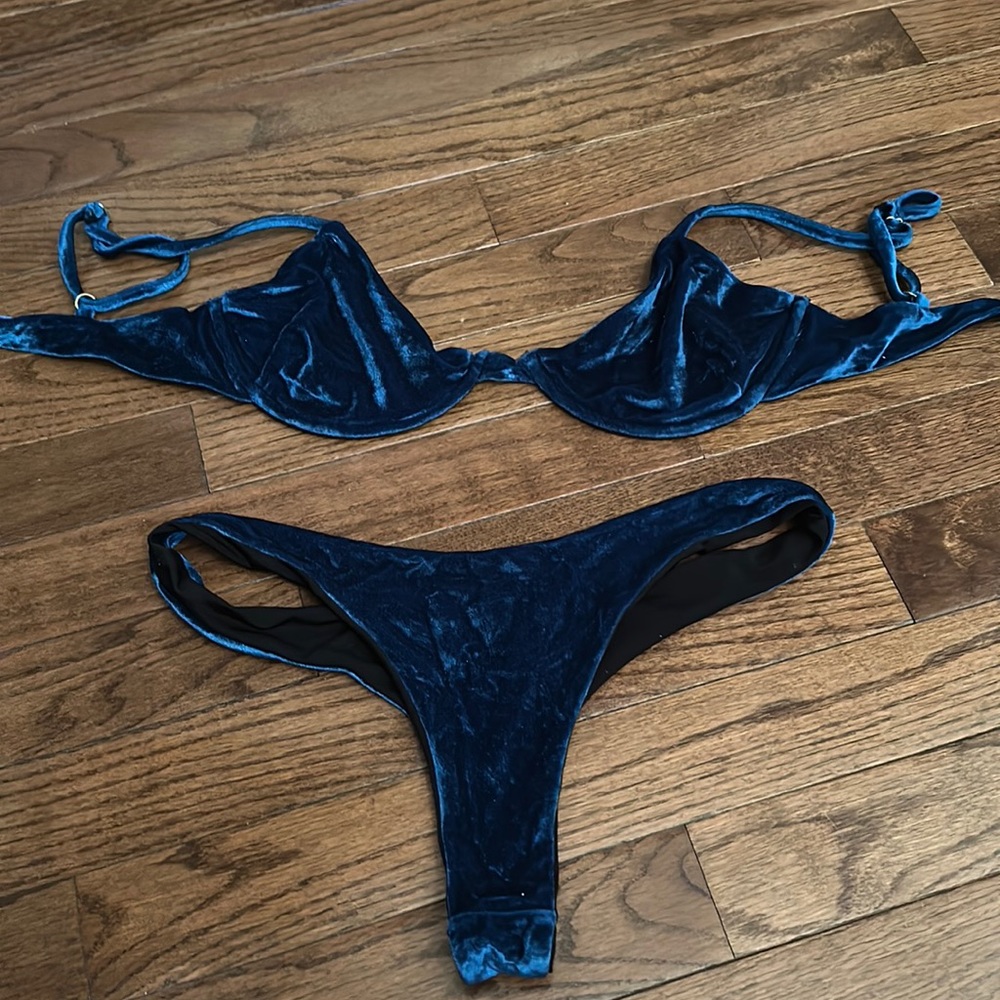 VDM The Label. Velvet Bikini. S